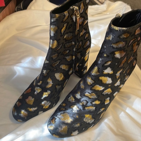 Gold silver and black ankle boots - Picture 1 of 7
